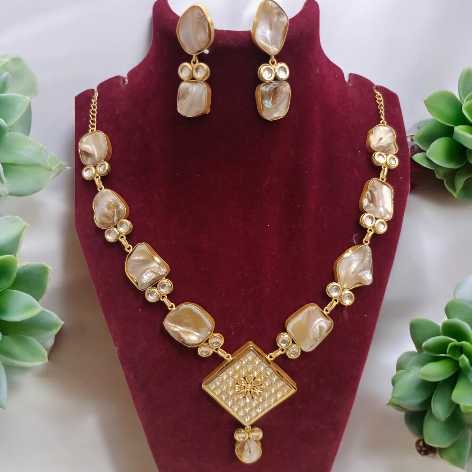 18 Carat - Authentic Stones - Image 6