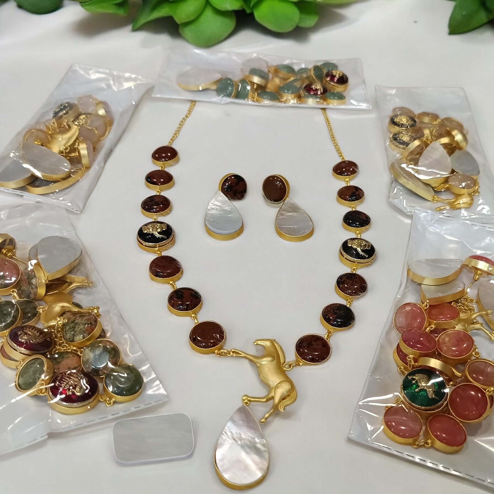 18 Carat - Authentic Stones - Image 3